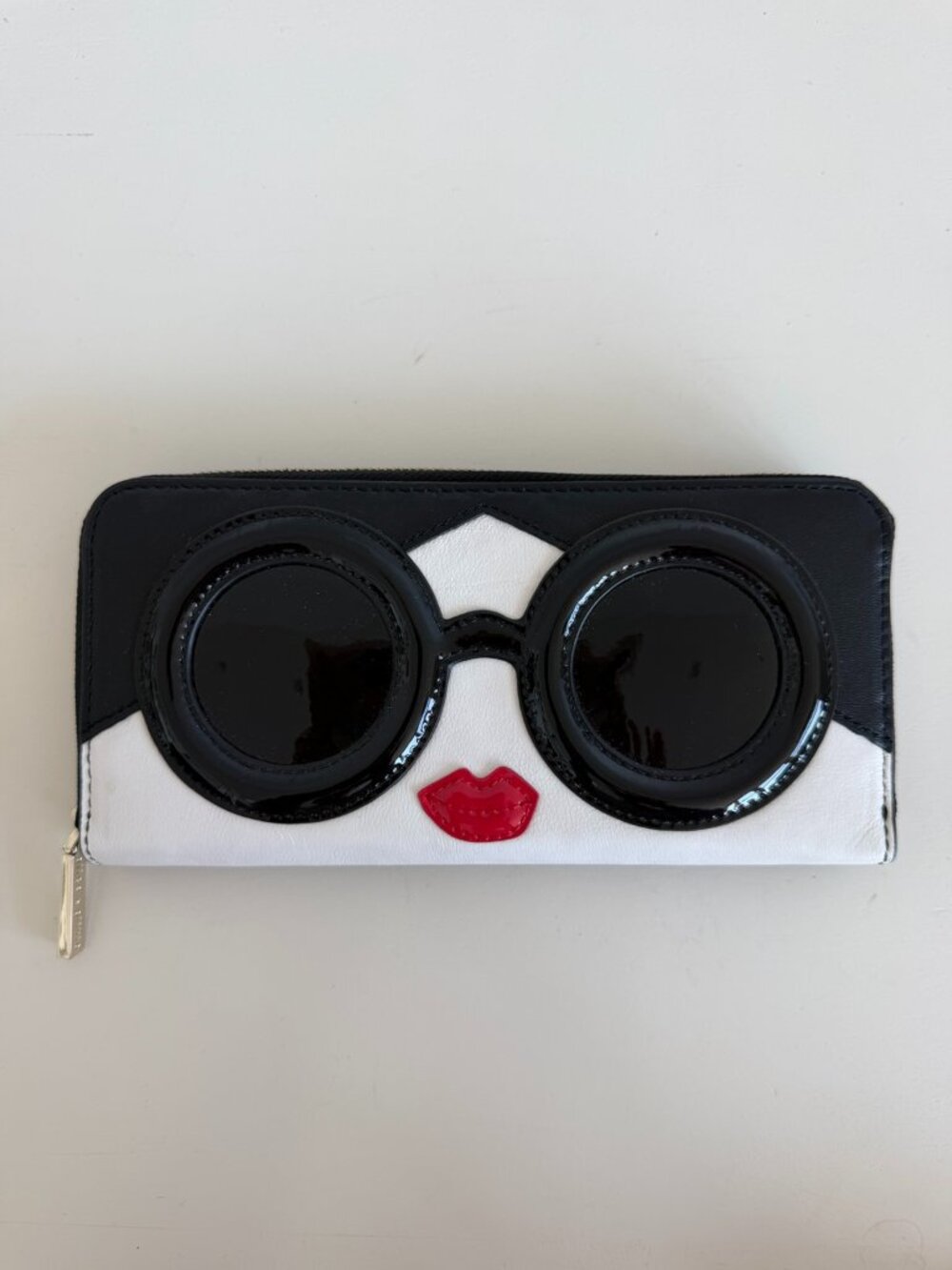 Alice + Olivia Stace Face Leather Zip Around Wallet Black White Red